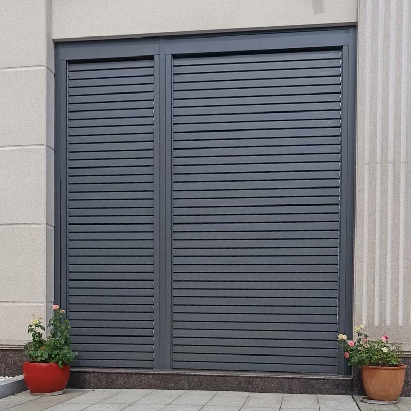 Louver Báistí-Resistant